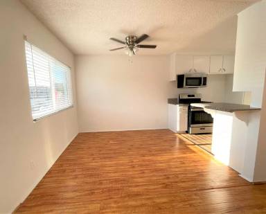 Main picture of 5715 Vineland