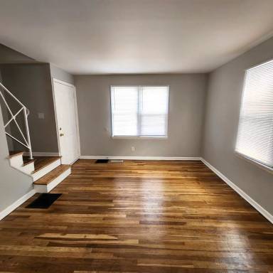 Main picture of 377 S Napoleon Ave