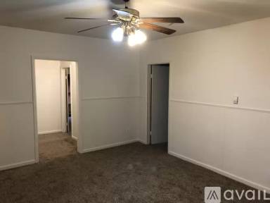 Main picture of 223 W Grape St