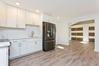 Main picture of 1421 7th Ave
