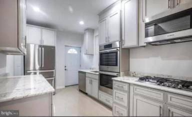 Main picture of 815 N Calhoun St