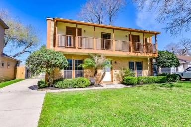 Main picture of 3711 Wheeler St