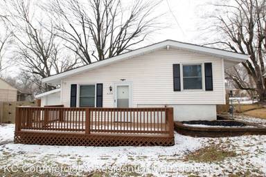 Main picture of 4254 N Denver Ave