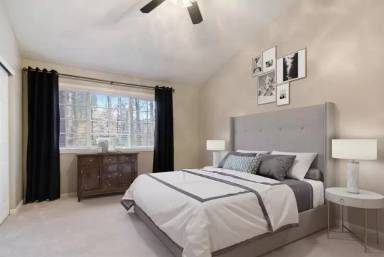 Main picture of Carlyle Woods