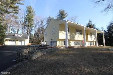 Main picture of 11 Birchwood Dr