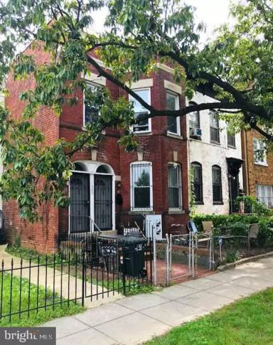 Main picture of 1629 12th St NW