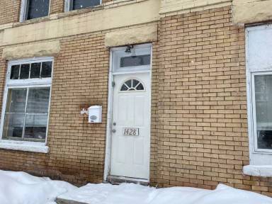 Main picture of 1426 E 3rd St