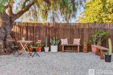 Main picture of 290 Elvado Way