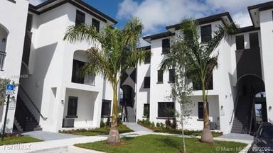 Main picture of 15650 SW 136th St