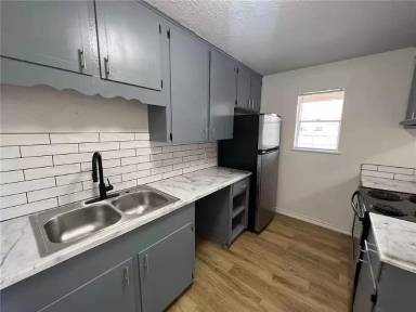 Main picture of 1125 E Huisache Ave