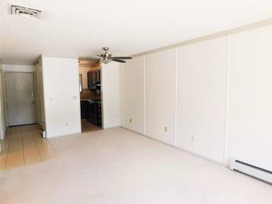 Main picture of 3233 Lakeside Dr