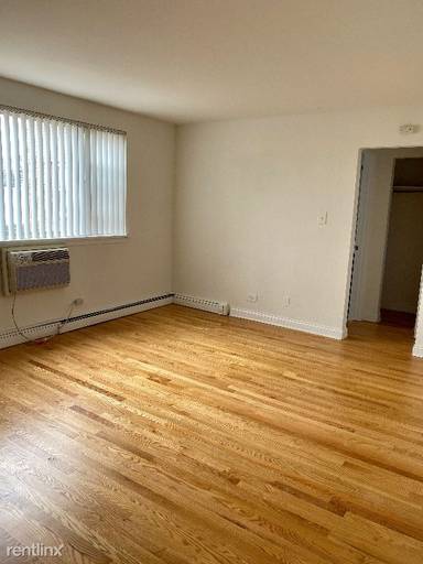 Main picture of 3710 N Pine Grove Ave