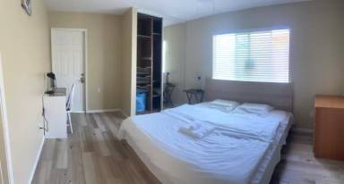 Main picture of 891 Elston Pl