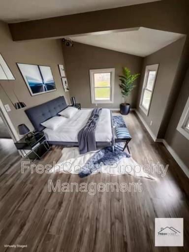 Main picture of 16118 Arcade Ave