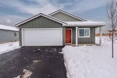 Main picture of 16649 Blue Pine St