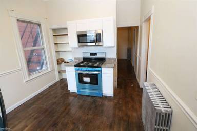 Main picture of 205 Lexington St