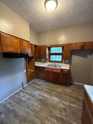 Main picture of 1250 E 113th St