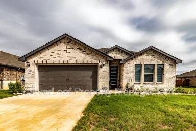 Main picture of 3033 Casillero St