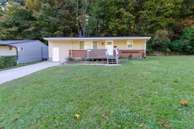 Main picture of 4075 Delhi Ave