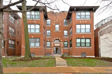 Main picture of 5621 Pershing Ave