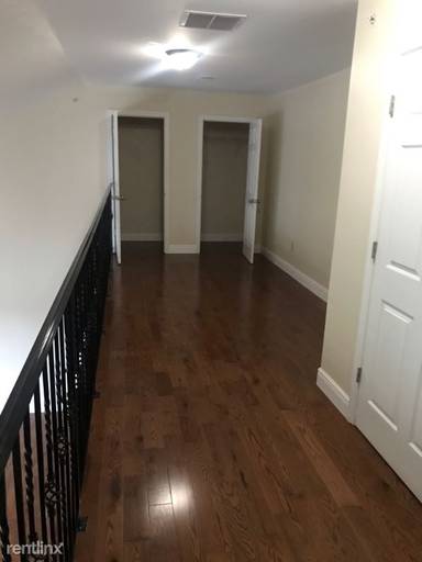 Main picture of 2 John St