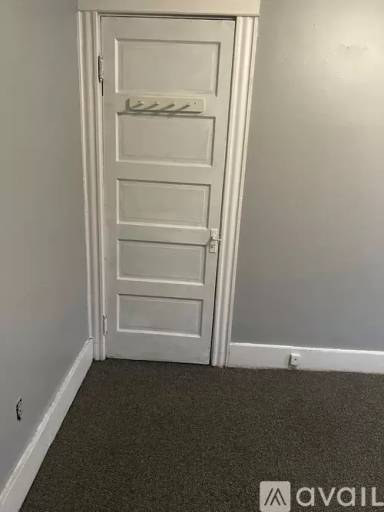 Main picture of 717 Oakland Beach Ave