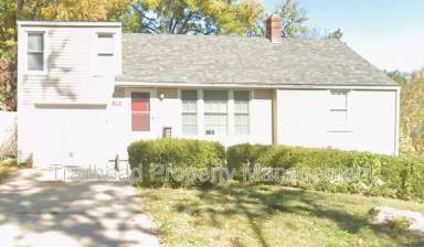 Main picture of 618 NE 43rd St