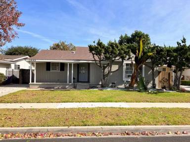 Main picture of 2940 Monogram Ave