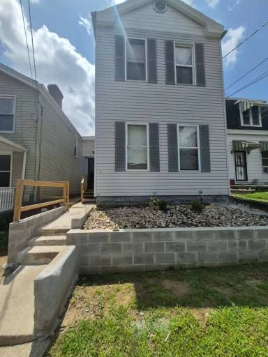 Main picture of 23 Ash St