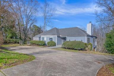 Main picture of 14 Creek Dr