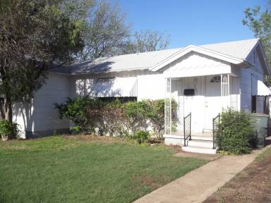 Main picture of 303 Cloud St