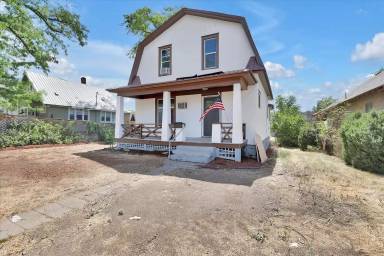 Main picture of 2218 E Pacific Ave