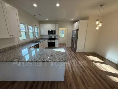 Main picture of 829 Hamilton St