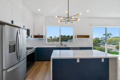 Main picture of 3917 Inglewood Blvd