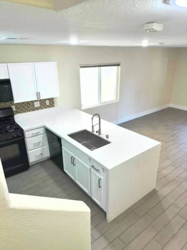 Main picture of 9140 Gabardine Ave