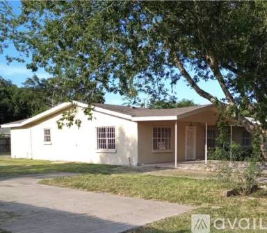 Main picture of 2104 W Corpus Christi Dr