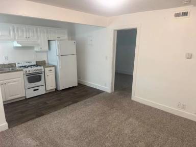Main picture of 260 W Ardmore Pl