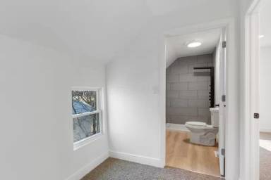 Main picture of 89 E Maple St