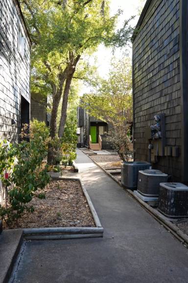 Main picture of 3802 College Main St