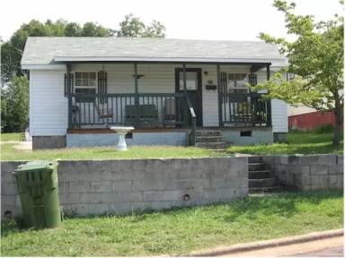 Main picture of 113 Emry St