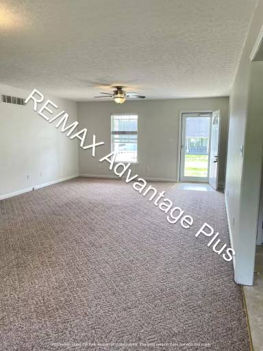 Main picture of 106 Airport Rd