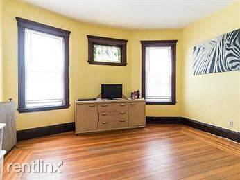 Main picture of 692 Columbia Rd