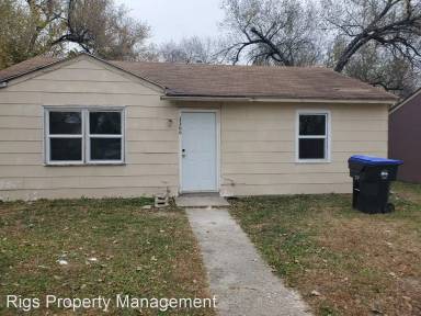 Main picture of 3366 SE Fremont St