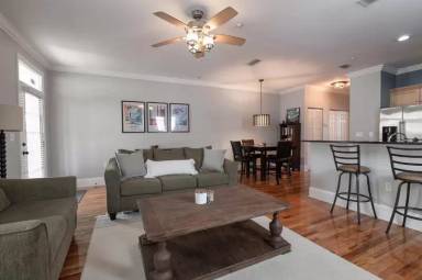 Main picture of 415 Saint Francis St