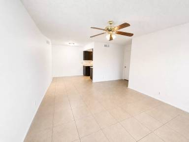 Main picture of 2931 E Beck Ln