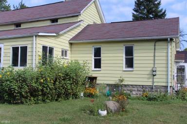 Main picture of 811 Wilson St