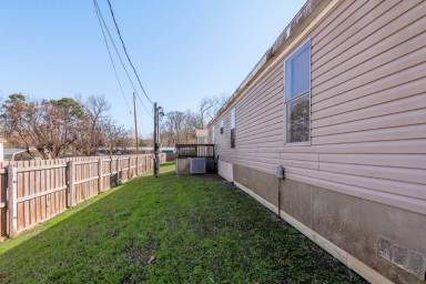 Main picture of 1323 Avenue E