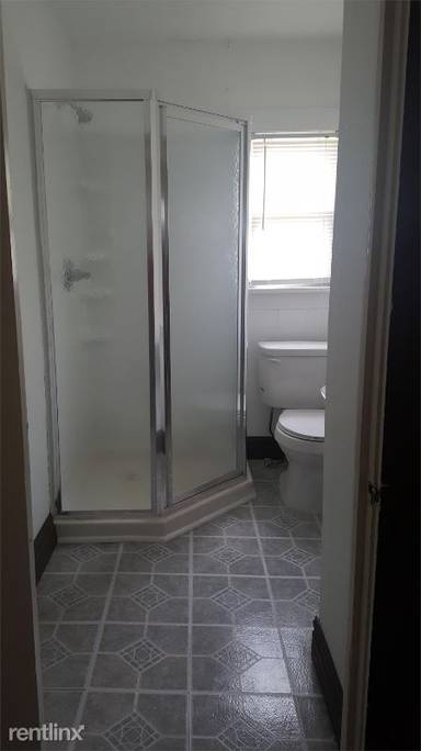 Main picture of 2611 SW E Ave