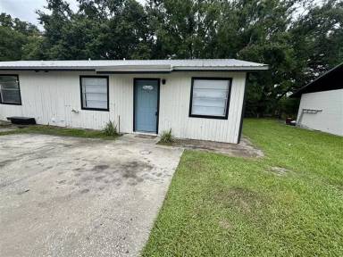 Main picture of 2103 W Lowry Ave