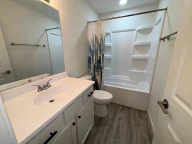 Main picture of 303 Grant Ct